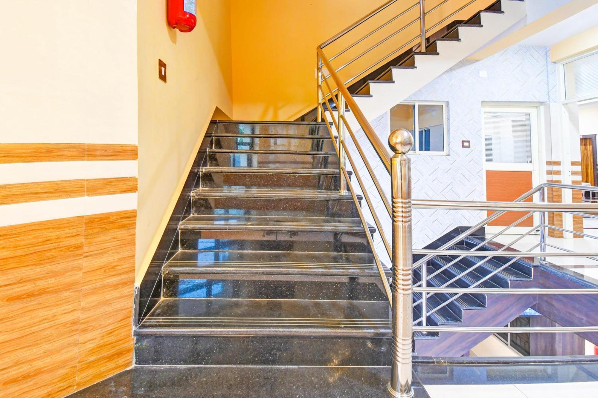 Super Hotel O Maa Bhubaneswari Hotel Екстериор снимка