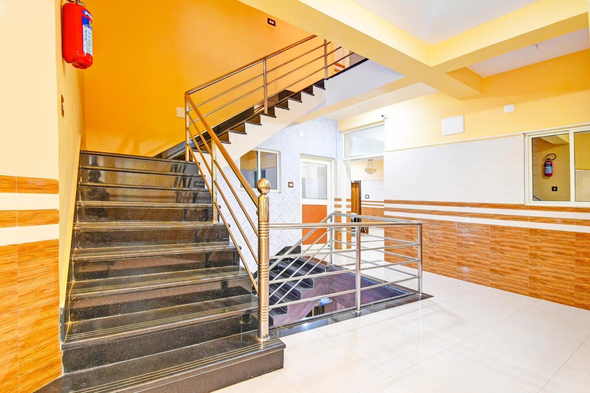 Super Hotel O Maa Bhubaneswari Hotel Екстериор снимка